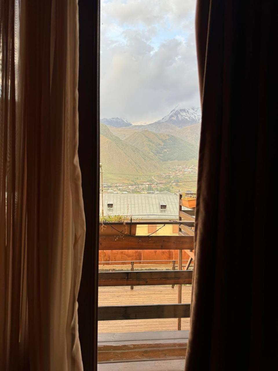 Hotel Kazbegi 1963 الغرفة الصورة